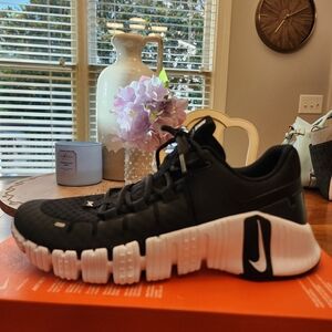 Nike Black and White Sneakers with Chunky Silhouette